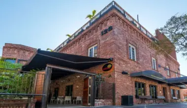 Rreal Tacos acquires former Red Mesa Cantina building in downtown St. Pete