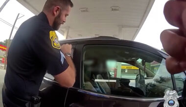 ‘My biggest nightmare’: Tampa officers reunite mom, daughter after child gets locked in car