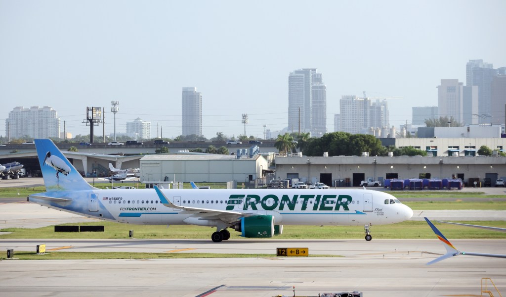 Frontier adding daily service from Fort Lauderdale to Denver, will introduce Starlink WiFi in 2027 – Sun Sentinel