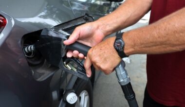 Gas prices hold steady in Florida over holiday – Sun Sentinel