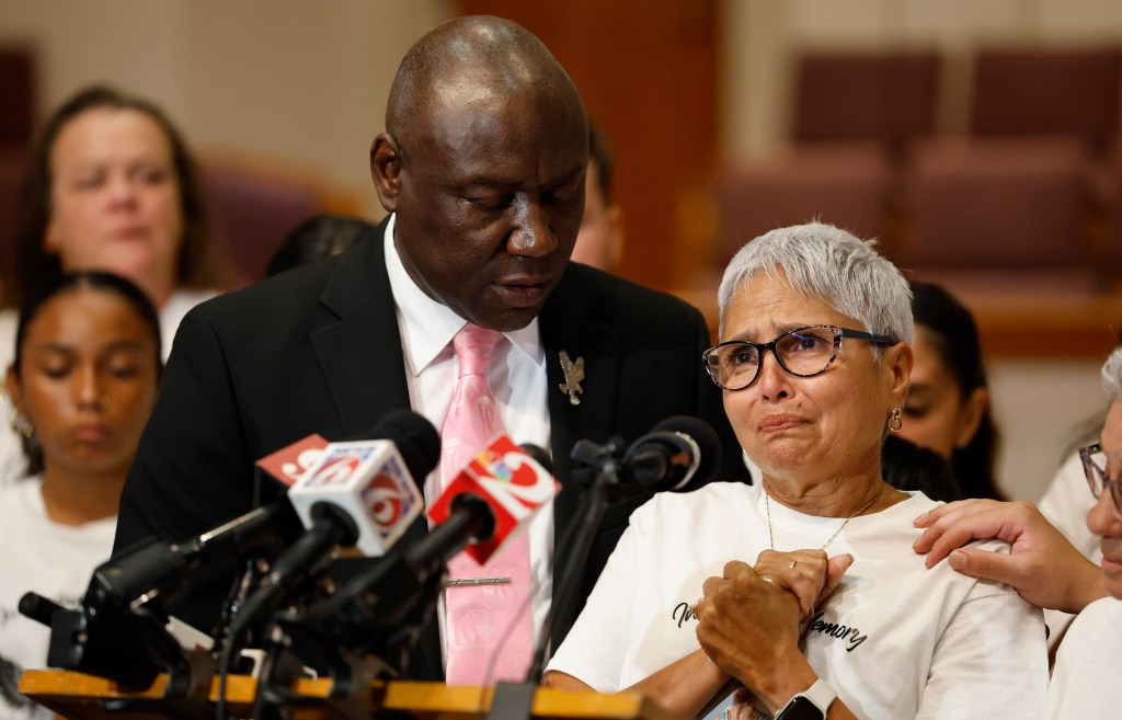 Dancing grandma’s family pledges $92 million lawsuit against Orlando cops over her death – Orlando Sentinel