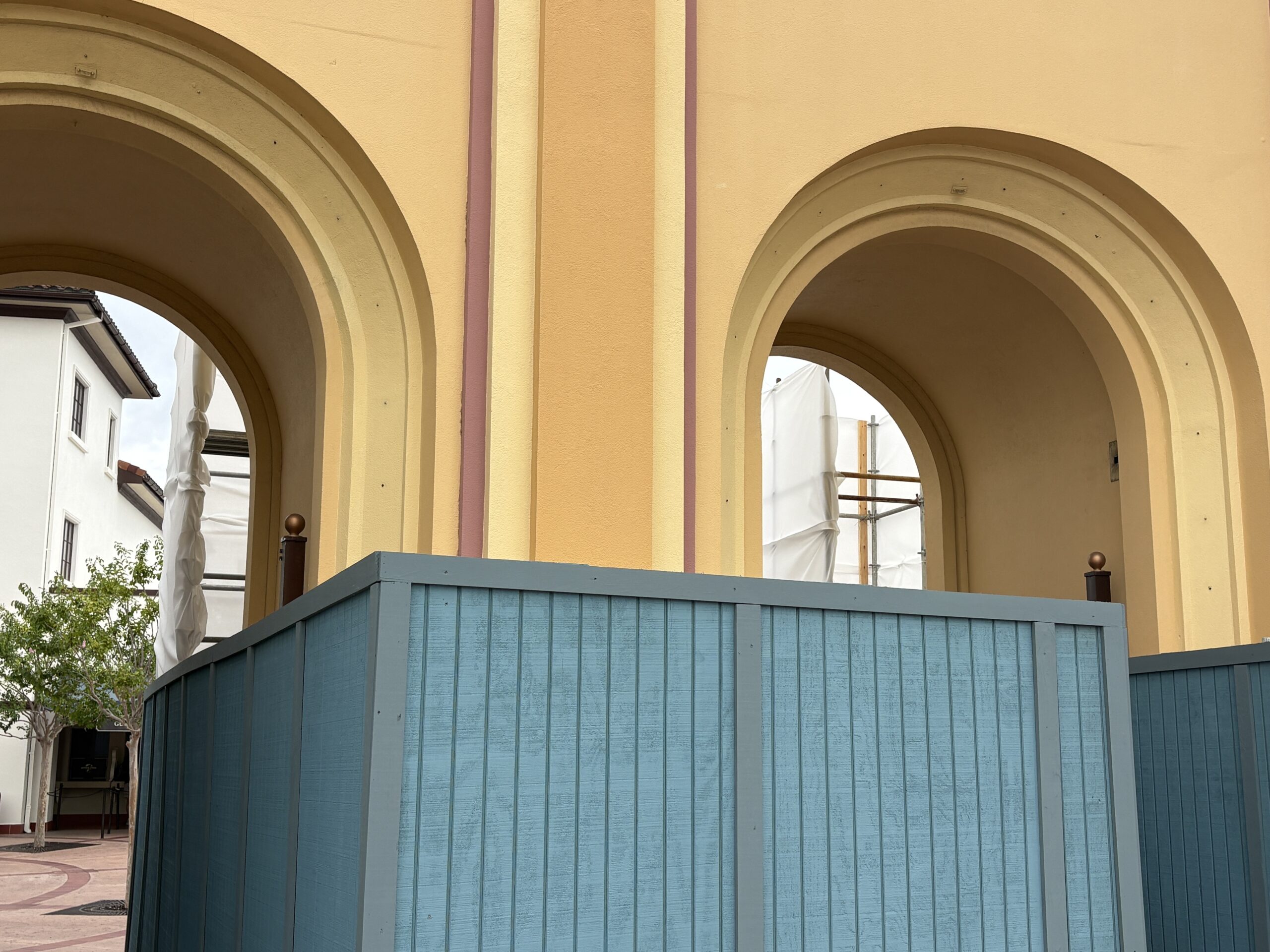 Universal Studios Florida Archway Repainting