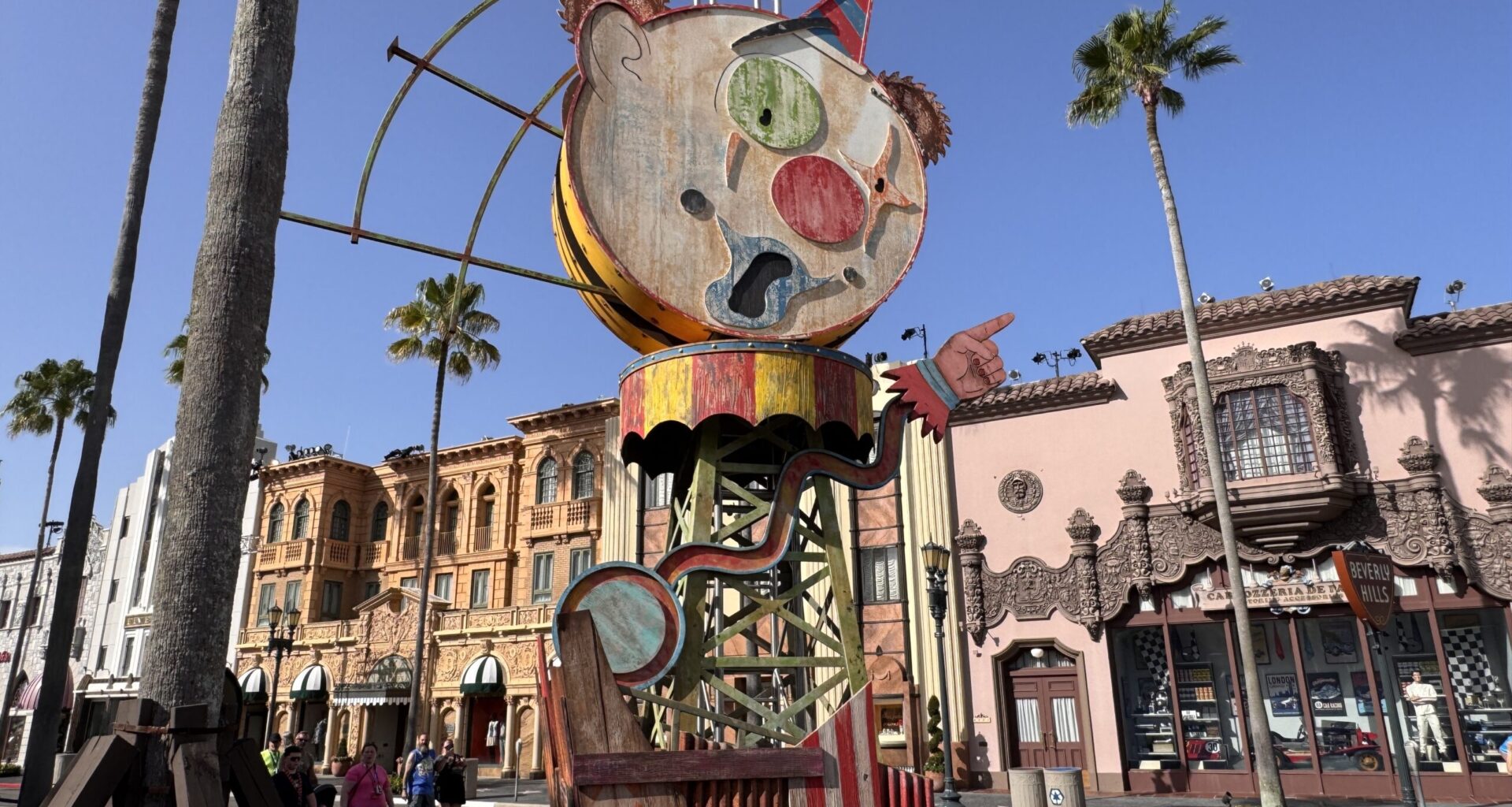 Creepy Clowns Arrive at Universal Studios Florida for Halloween Horror Nights 35