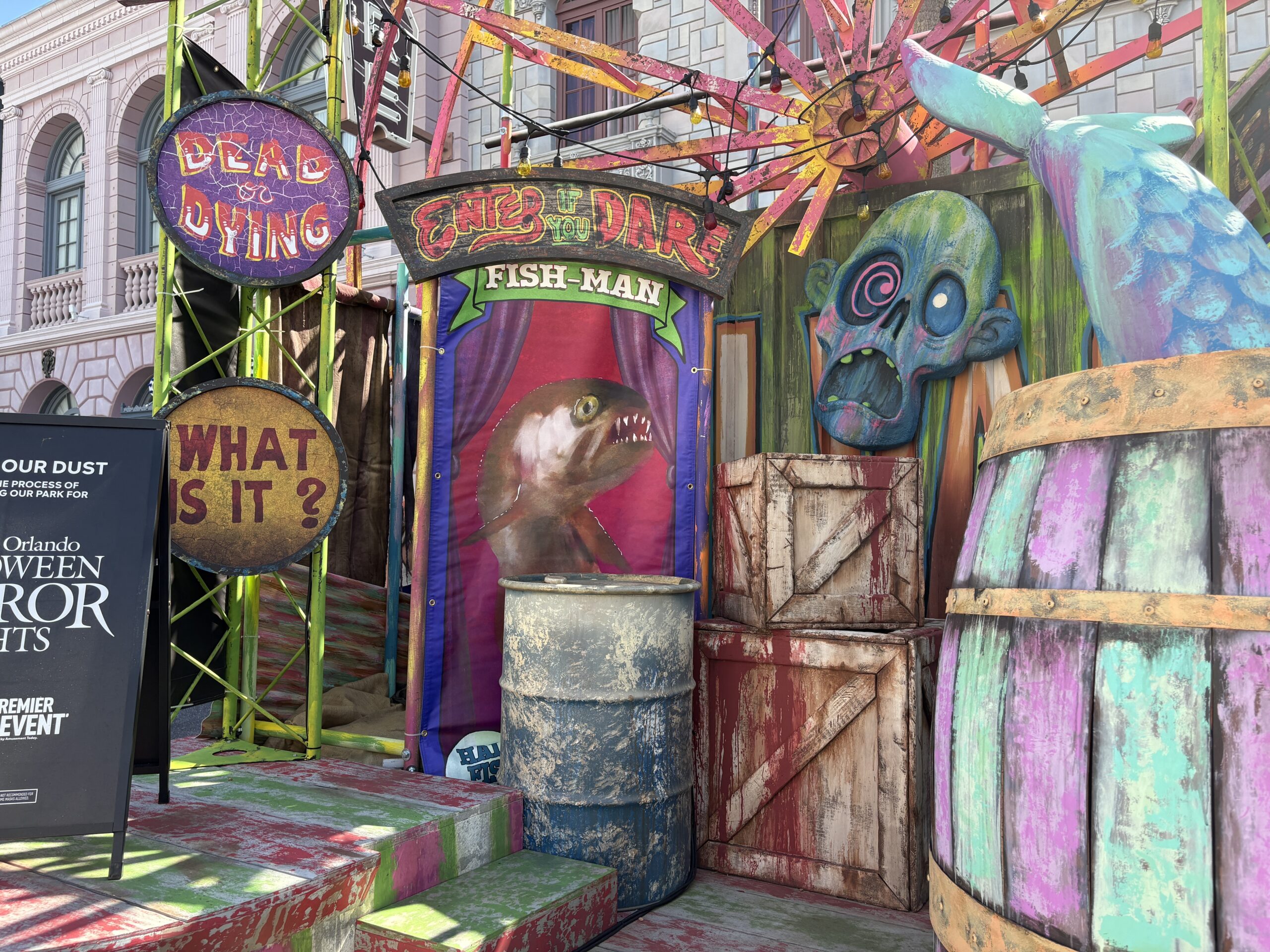 A banner at the back advertises a Fish-Man under an