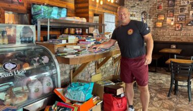 Fort Pierce pizza shop transforms patio into book haven, serving young readers