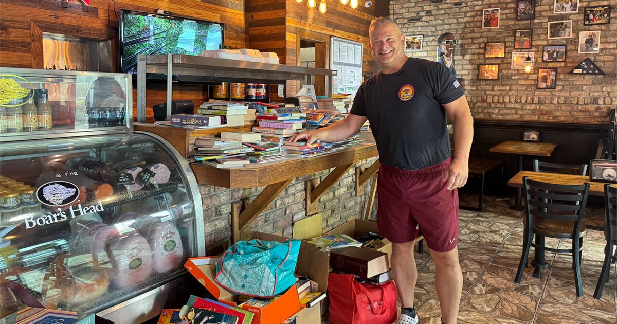 Fort Pierce pizza shop transforms patio into book haven, serving young readers