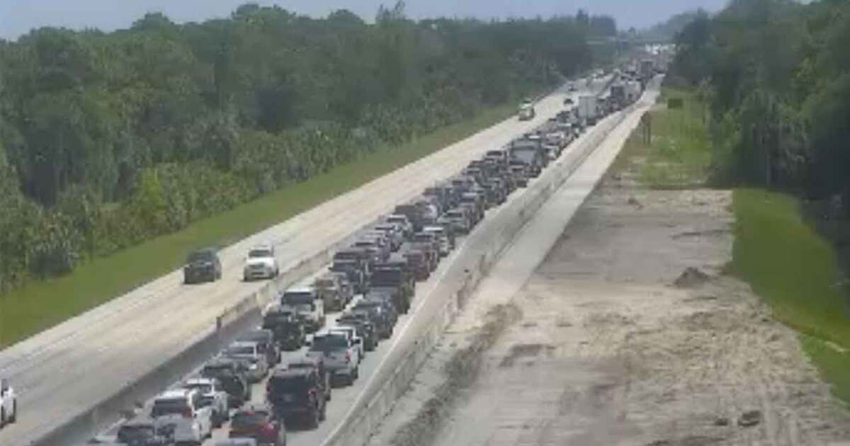 Vehicle fire closes all lanes on Florida's Turnpike in Palm Beach County