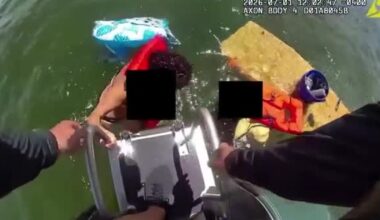 WATCH: Marine deputies rescue 2 after boat sinks in Intracoastal Waterway