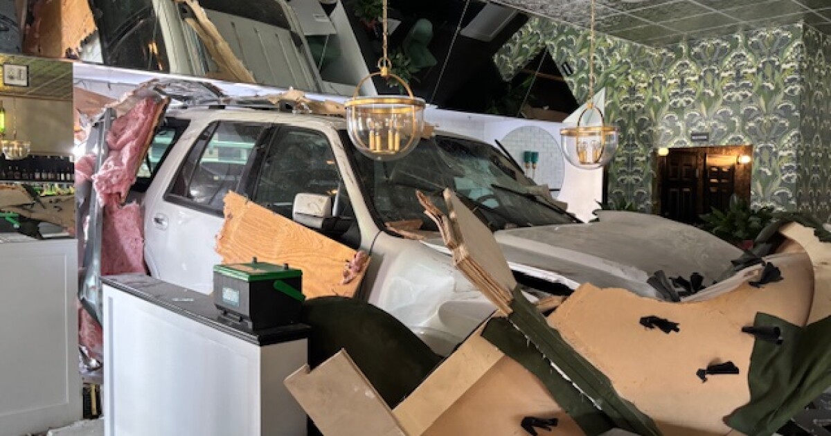 SUV crashes into Carrollwood restaurant, narrowly missing workers and customers