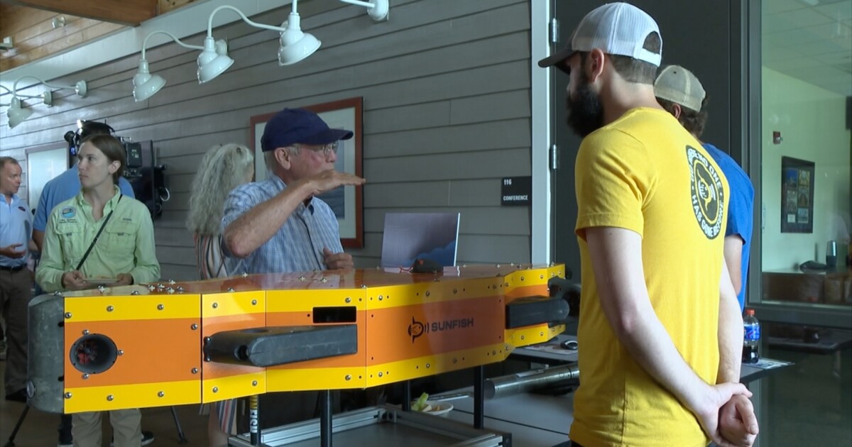 Robot maps miles inside Wakulla Springs cave system