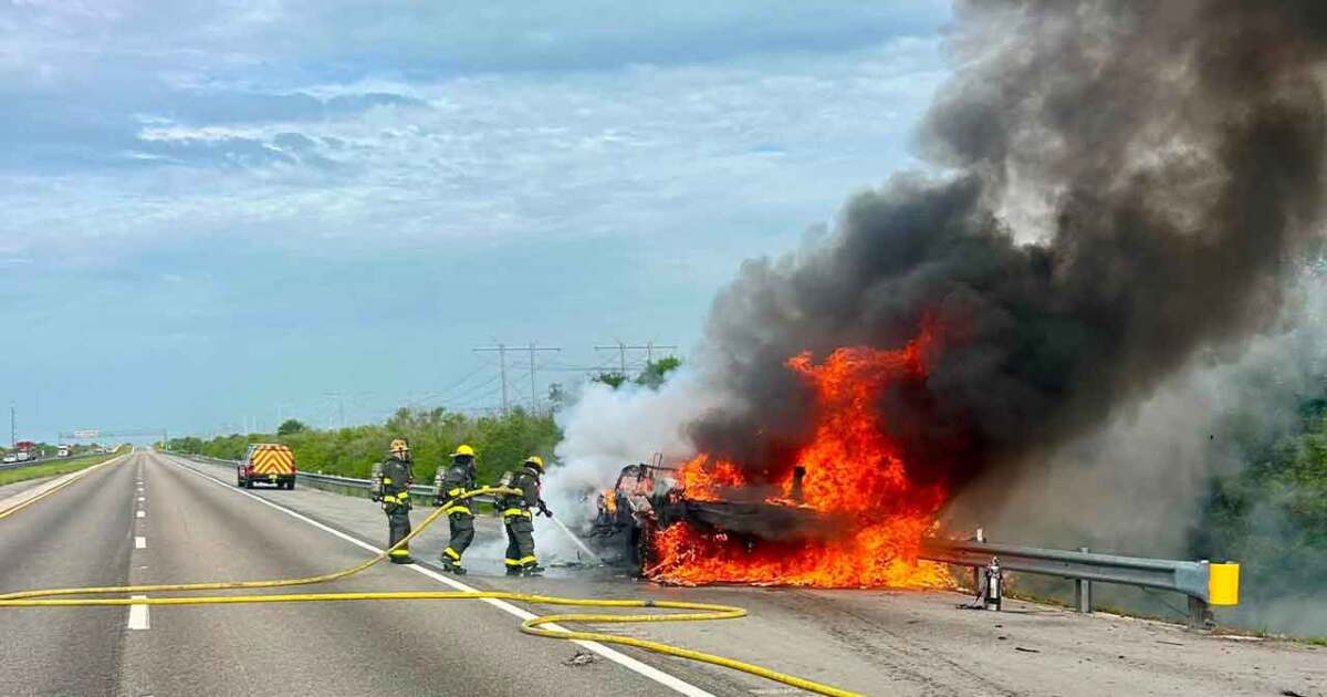Cause under investigation after pickup truck fire on I-95 in St. Lucie County