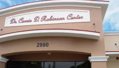 Dr. Carrie D. Robinson Center returns as early voting site and Election Day polling location | WGCU News