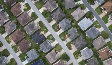 Florida’s proposed property tax cuts rely on a population boom that has slowed dramatically