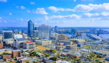 How Amazon is investing in Florida