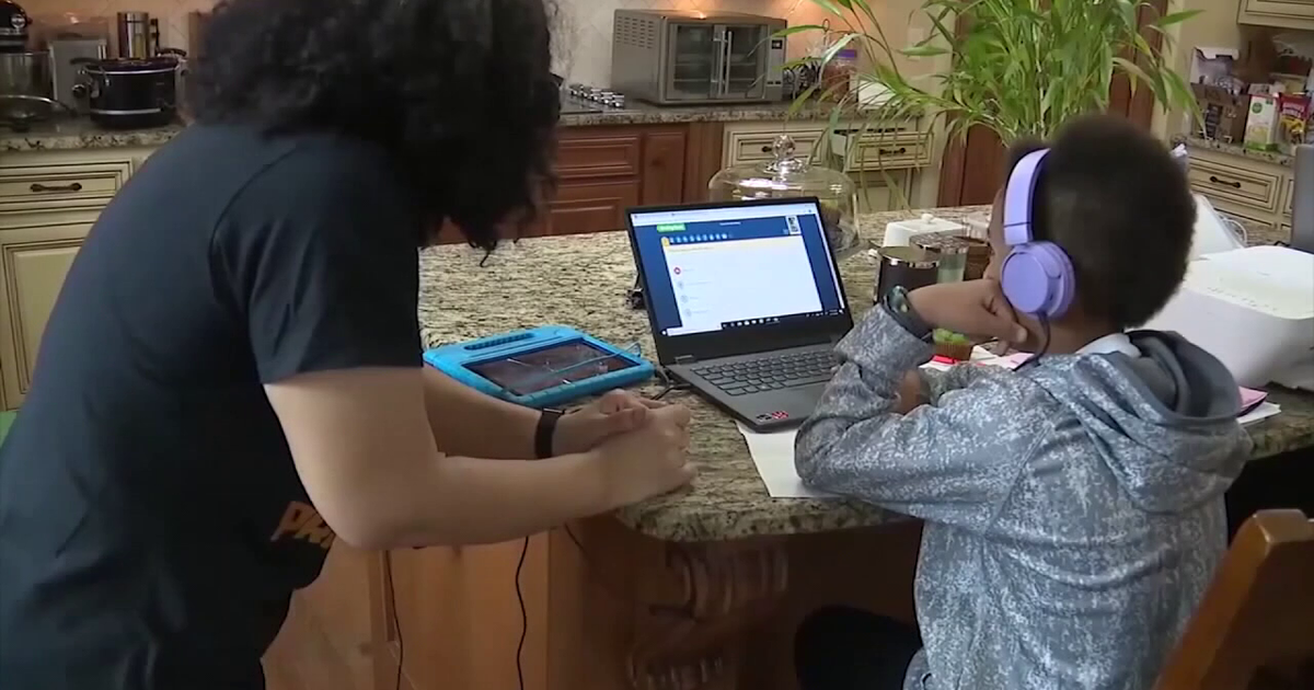 Hillsborough Schools discusses plan to reduce classroom screen time