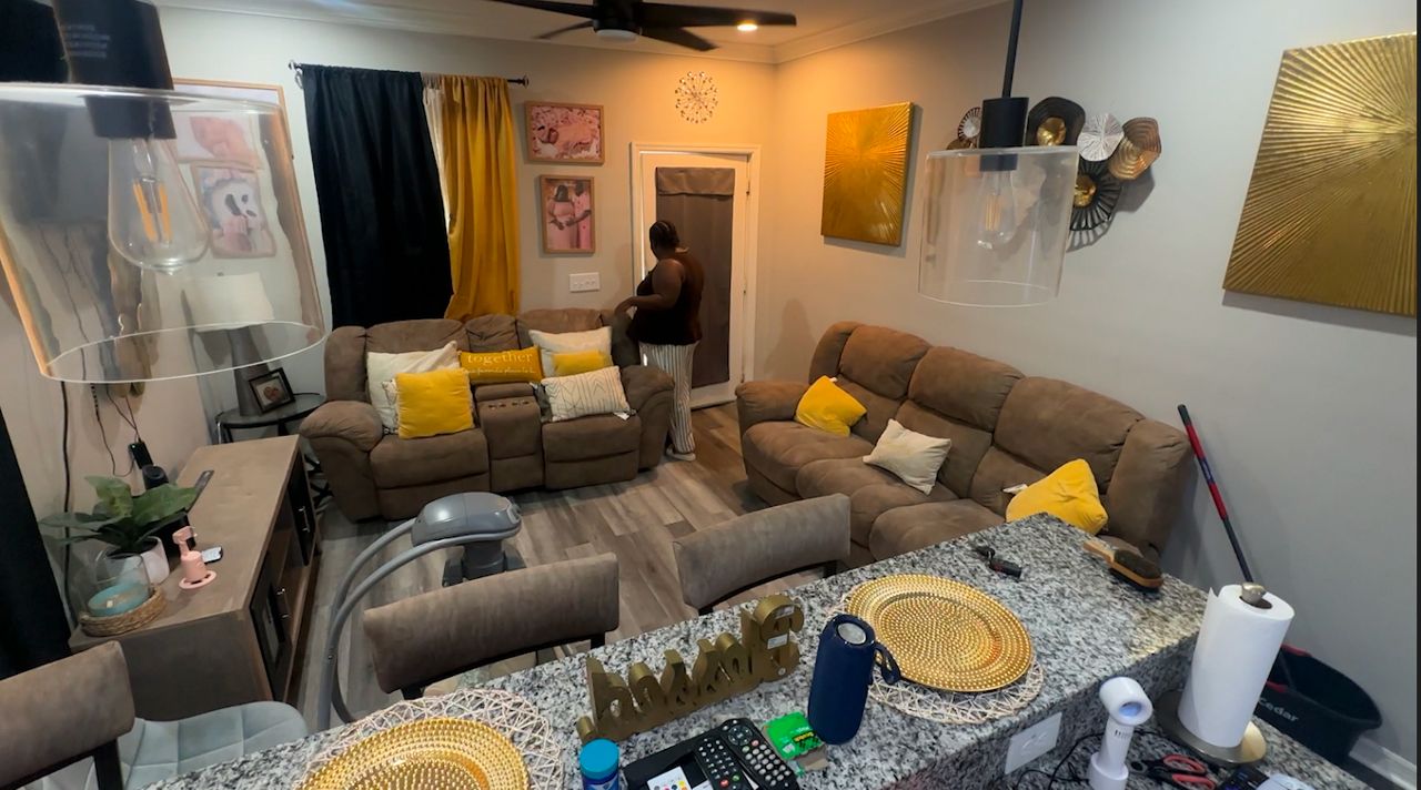 Tampa Mom Lands $780 Mortgage & fully furnished home