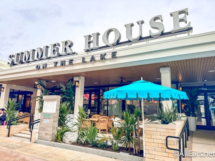 We're RUNNING To Disney Springs For This NEW Happy Hour Deal