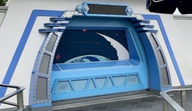 The former Buzz Lightyear meet and greet at Magic Kingdom has been updated with a more generic Tomorrowland backdrop. Buzz has not met regularly in the space for a while, but Stitch and Chip