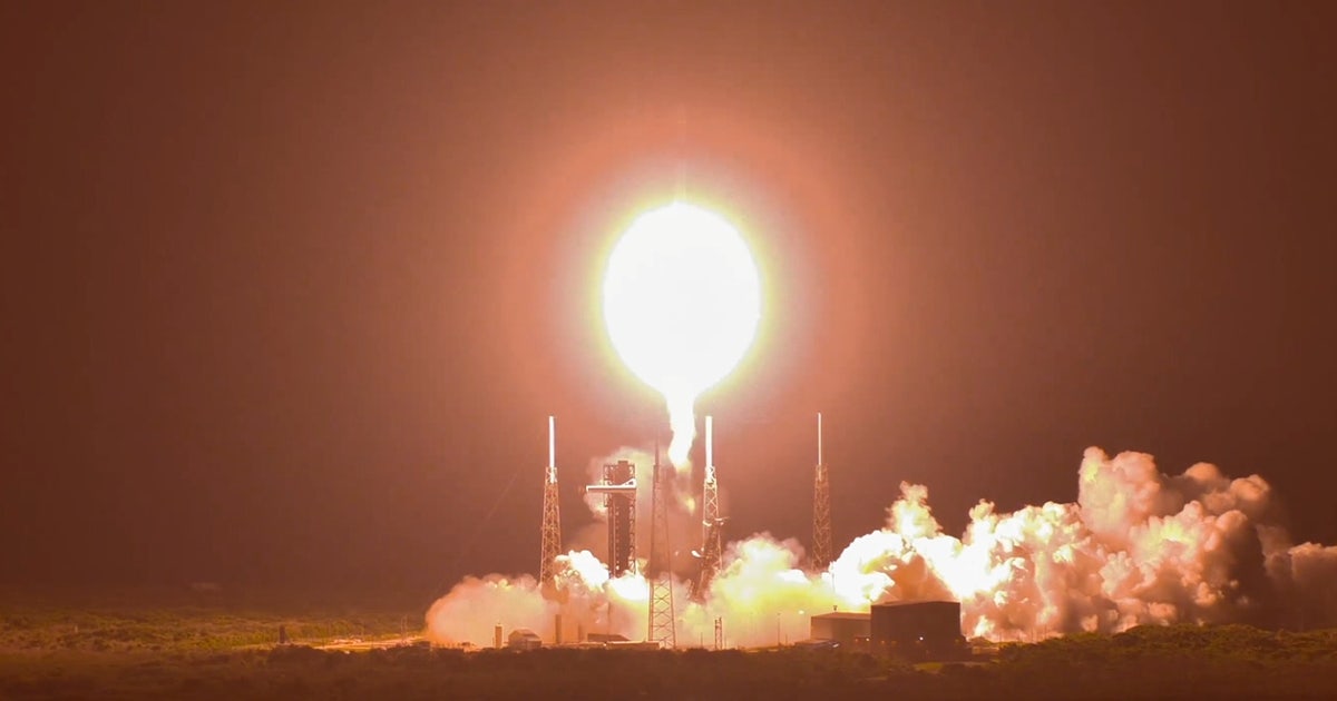 SpaceX sends another batch of Starlink satellites to space
