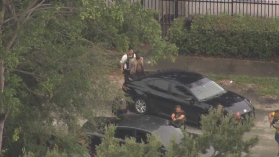 At least 1 in custody after police pursuit that ended in bailout in Miami - WSVN 7News | Miami News, Weather, Sports