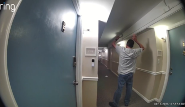 Man arrested after reported confrontation with Amazon driver at Wilton Manors apartments leads to SWAT standoff - WSVN 7News | Miami News, Weather, Sports