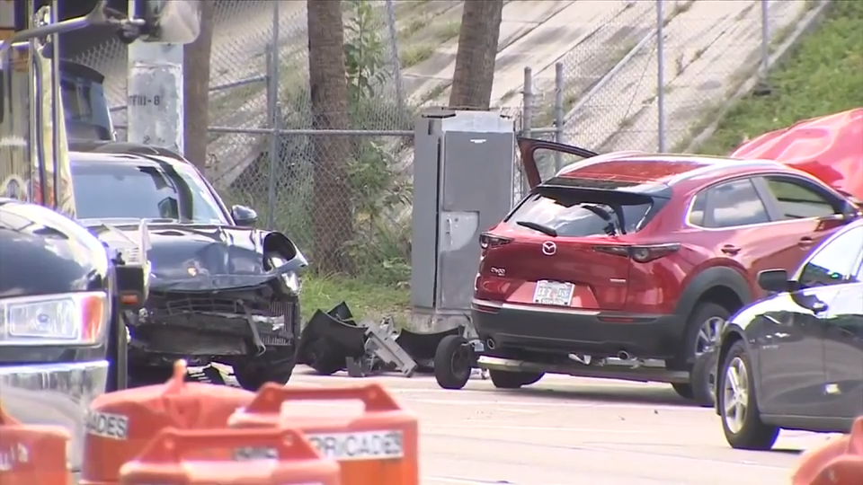 Driver flees scene on foot after slamming into multiple cars in NW Miami-Dade; 3 hospitalized - WSVN 7News | Miami News, Weather, Sports