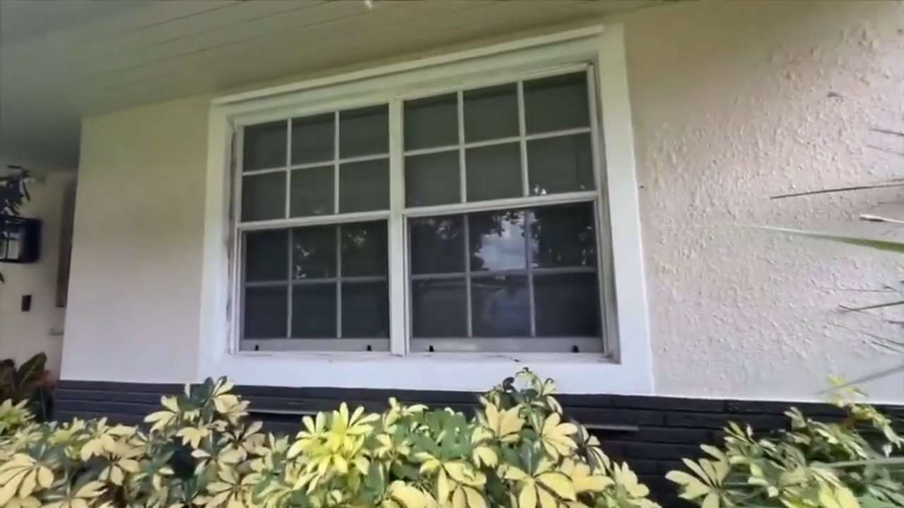 Residents left without new windows, doors after company files for bankruptcy - WSVN 7News | Miami News, Weather, Sports