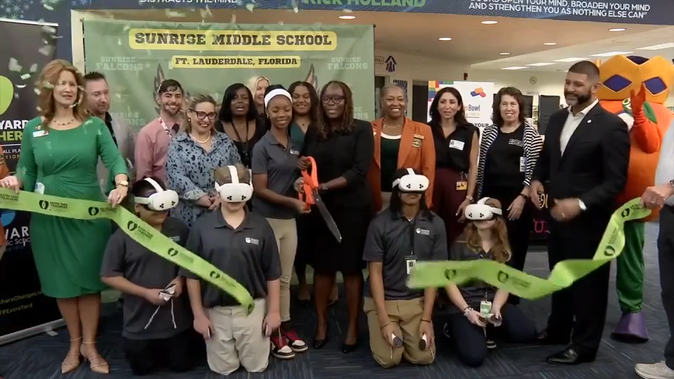 Sunrise Middle School opens new lab with extended reality headsets for immersive lessons with students - WSVN 7News | Miami News, Weather, Sports