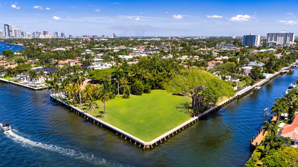 One of Fort Lauderdale’s Most Coveted Waterfront Lots Lists for $29.5M