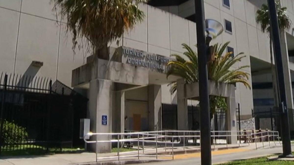 Miami man accused in money laundering conspiracy with attempted murder suspect, cops say – NBC 6 South Florida