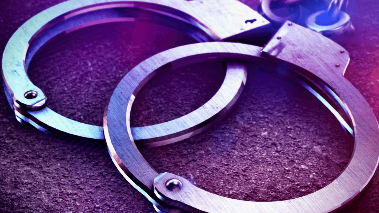 A Florida woman was shot and killed by a Jacksonville Sheriff's Office officer following a domestic dispute with her boyfriend Tuesday night. According to JSO, officers responded at about 10:45 p.m. to the 1100 block of Westdale Drive after receiving a report of a battery with injuries involving a boyfriend and girlfriend. JSO said when the first officer arrived, the boyfriend told her he had been arguing with his girlfriend, who was inside the home and armed with a knife.  (Getty Images)