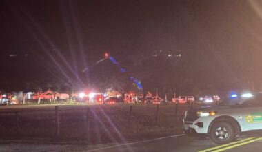 Crews battle church fire in Florida