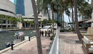 4 hospitalized after boat experiences mechanical issue in Brickell