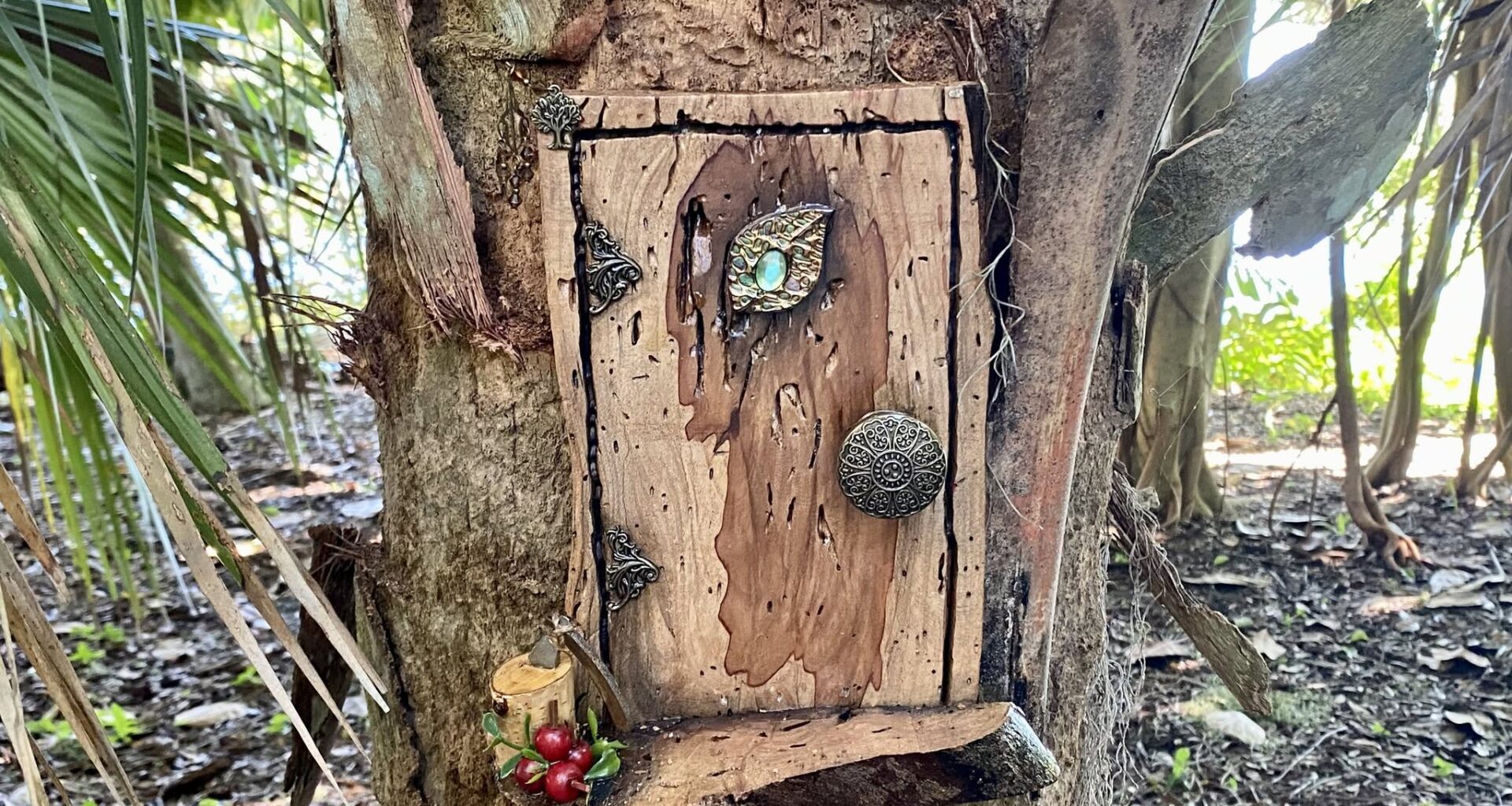 DIY your own tiny fairy door at Leu Gardens this weekend