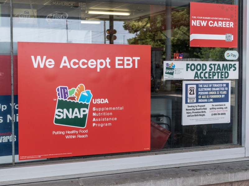 Florida Dems press DeSantis administration for details about AI contract for SNAP