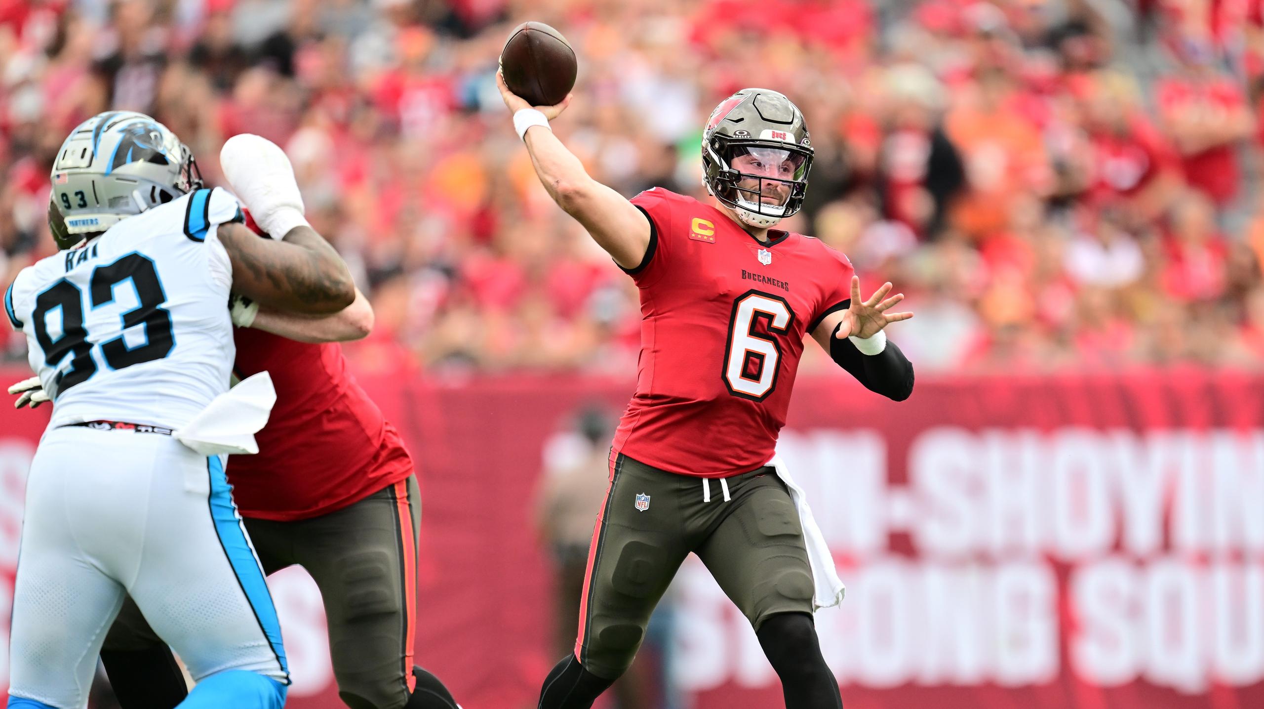 Buccaneers QB Baker Mayfield throwing a pass