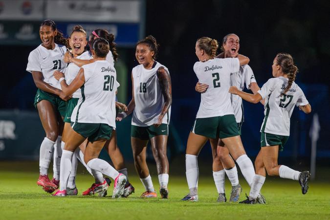 Freshman Omerzu Helps Lead Jacksonville To Historic Win Over Miami