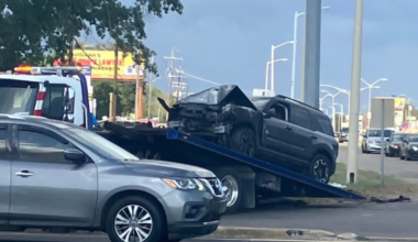 One person seriously injured after crash on Florida Boulevard