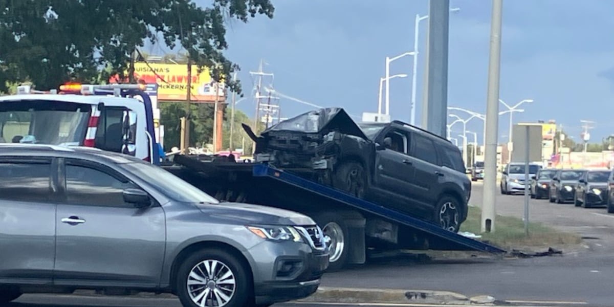 One person seriously injured after crash on Florida Boulevard