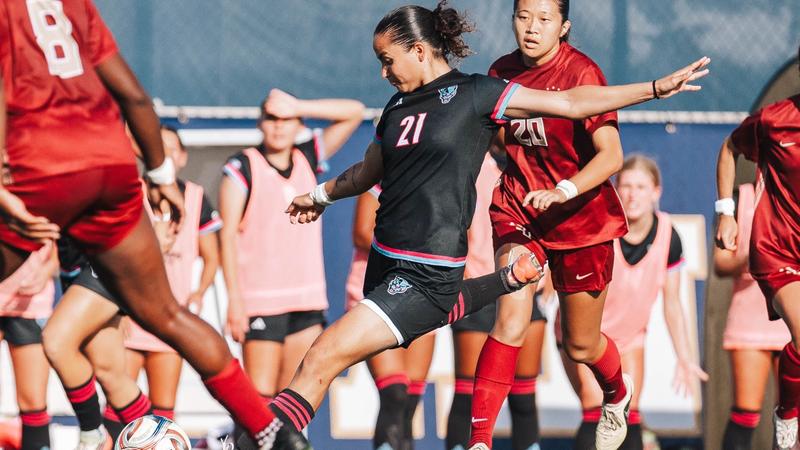 Women's Soccer Falls to No. 4 Florida State in Home Opener
