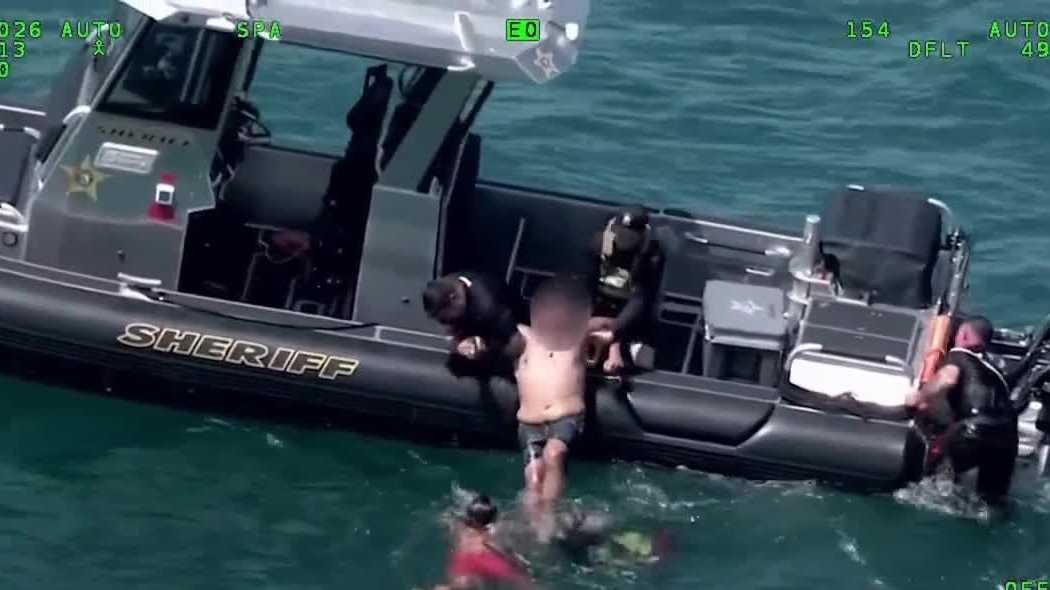 Florida deputies and lifeguard rescue man in emotional distress