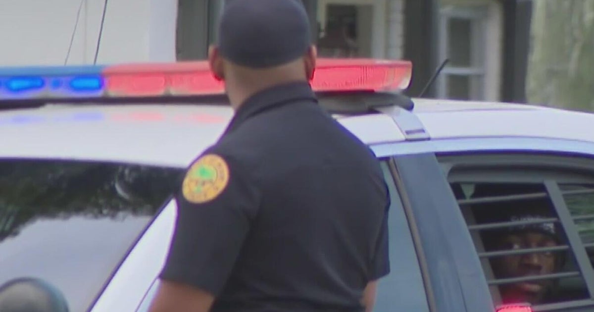1 suspect still at large after traffic stop in Miami-Dade leads to murder investigation search