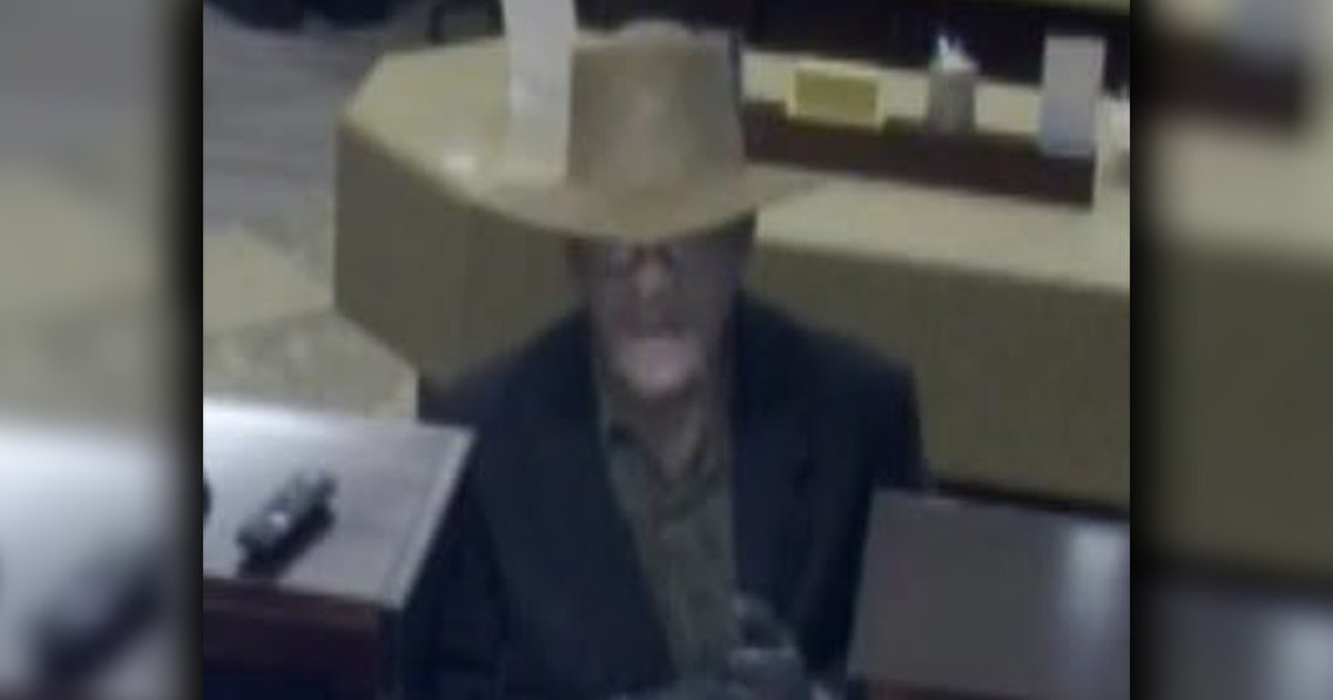 Police hunt for straw hat-wearing suspect in Largo bank robbery