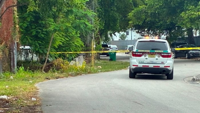 Man hospitalized after northwest Miami-Dade shooting