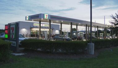 Juvenile critically injured in stabbing outside Ruskin 7-Eleven