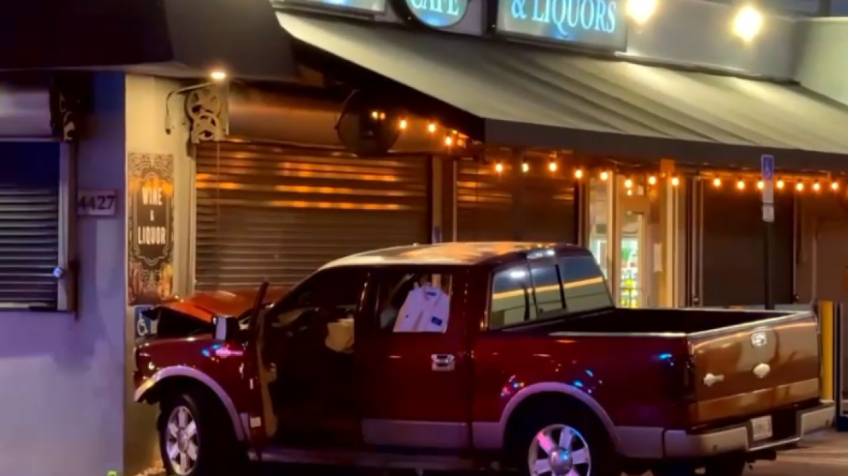 Driver killed in crash into storefront in Miami Springs – NBC 6 South Florida