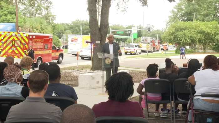 FULL CEREMONY: Jacksonville community members gather at memorial ceremony for Dollar General shooting victims