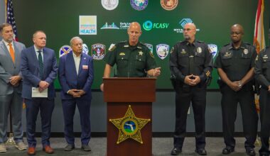 Pinellas sheriff re-booked migrants to bypass federal law limiting detention time, says report