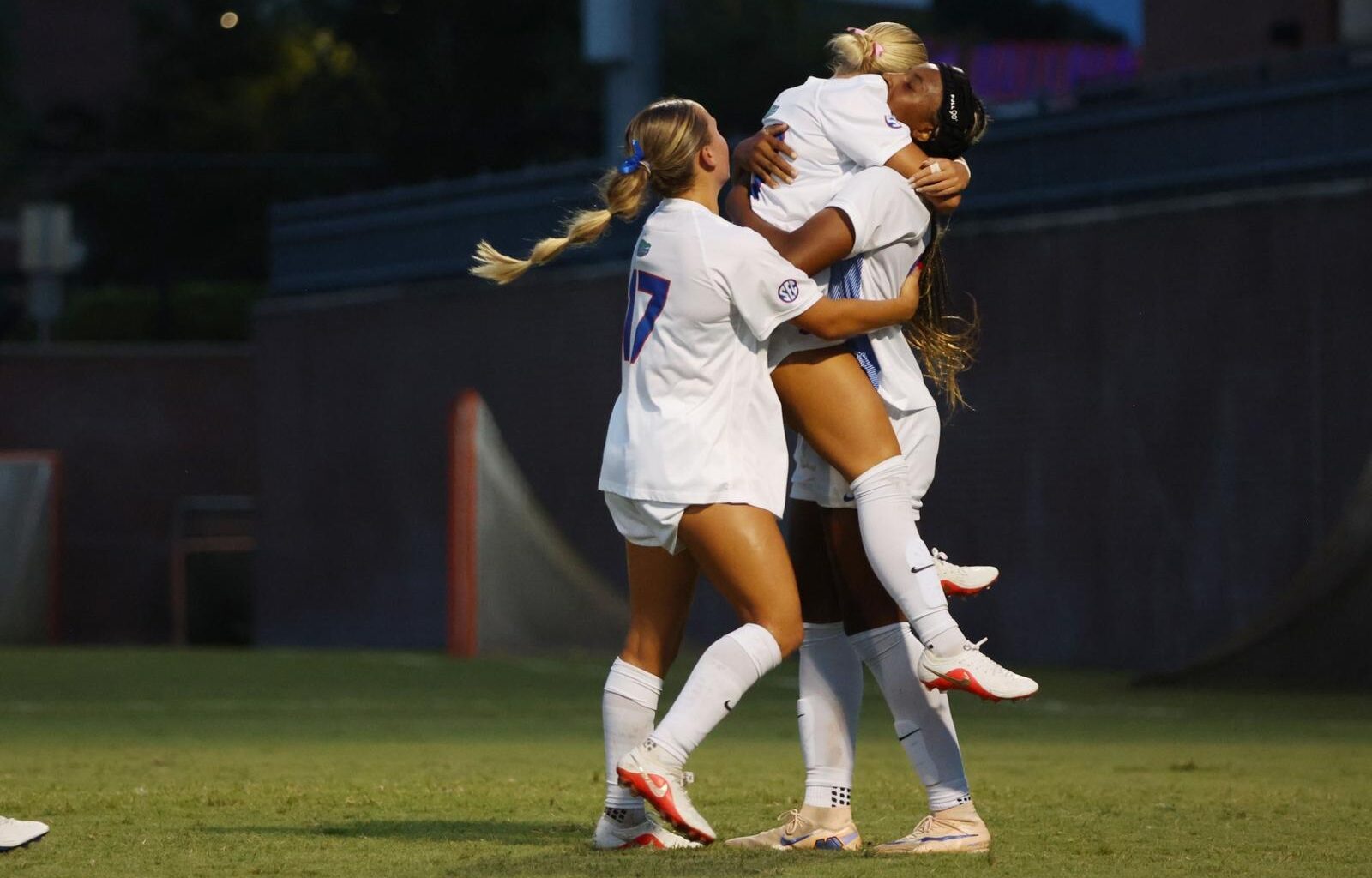 No. 20 Florida Rolls Past Jacksonville 6-0