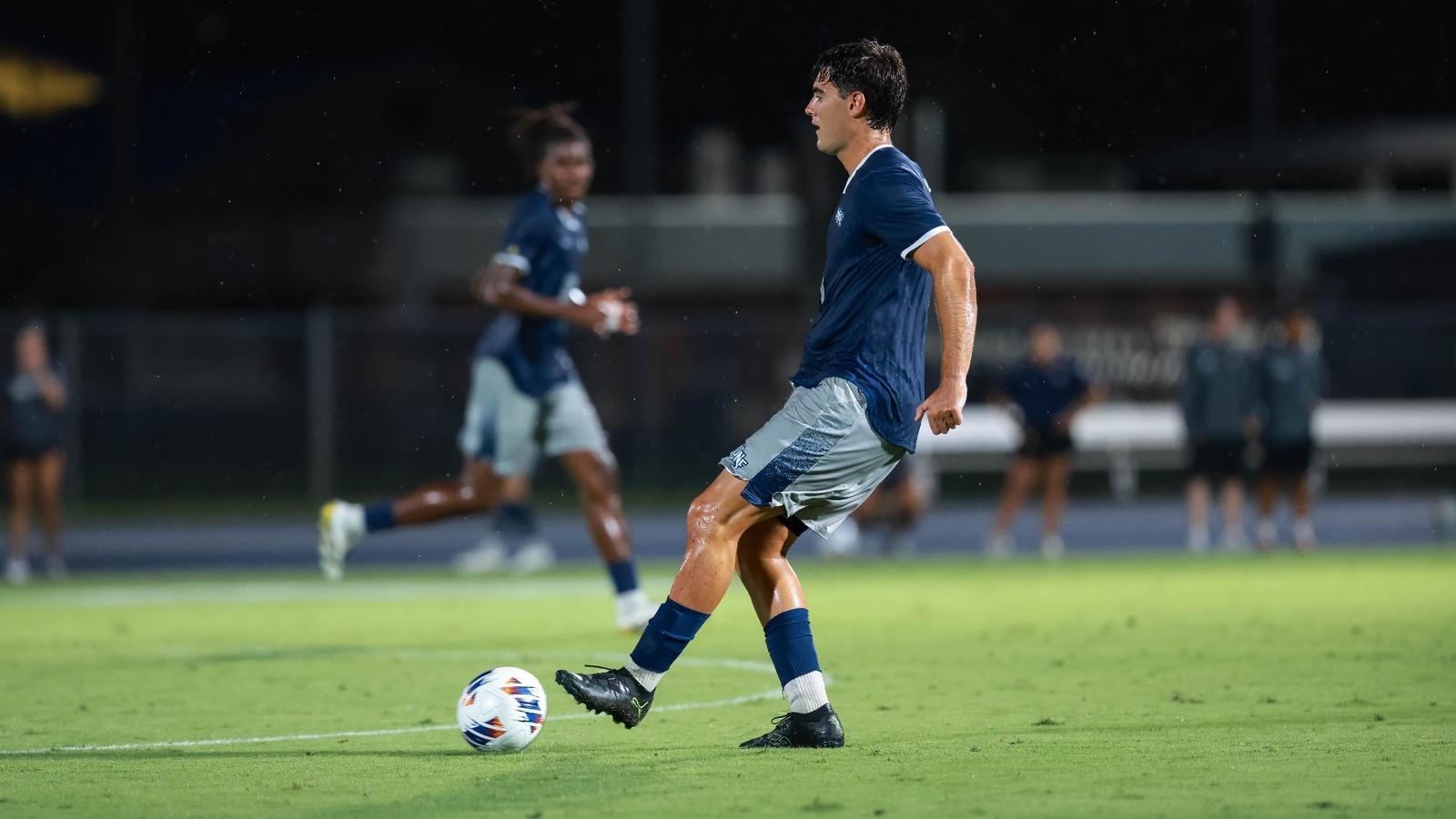 Men's Soccer Drops Road Match At Florida Atlantic